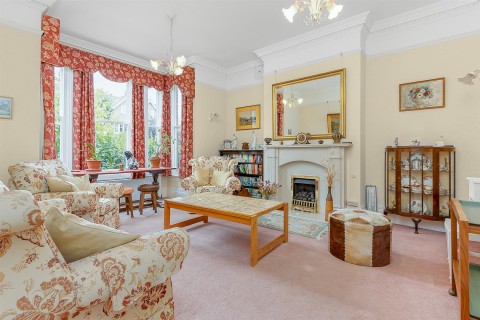 Click the photo for more details of Clifton Road, Rugby, CV21