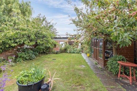 Click the photo for more details of Clifton Road, Rugby, CV21