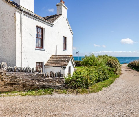 Click the photo for more details of Beesands, Kingsbridge