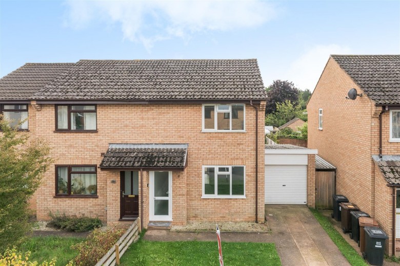 Click the photo for more details of Culm Lea, Cullompton