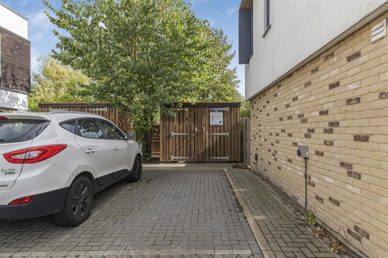 Images for Swallow Gardens, Chesterton, Cambridge