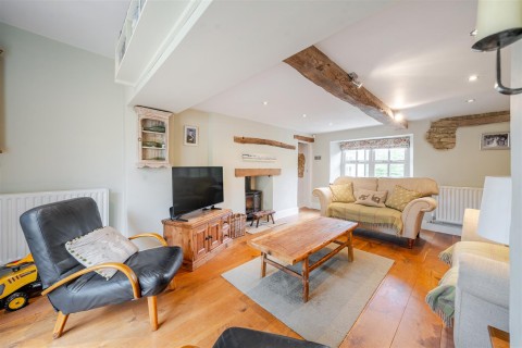 Click the photo for more details of Cattle End, Silverstone, NN12