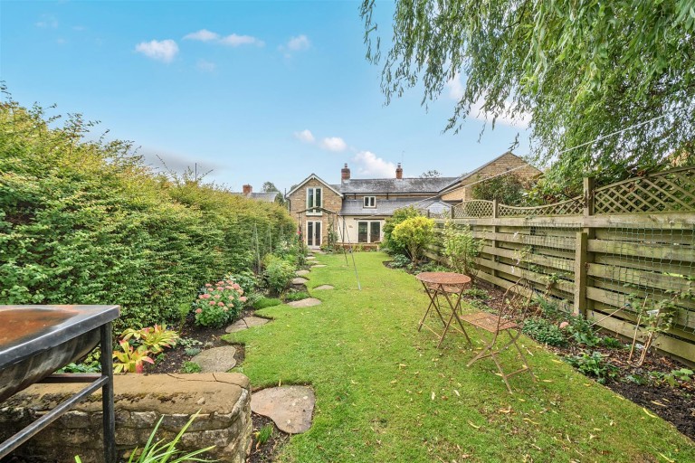 Images for Cattle End, Silverstone, NN12