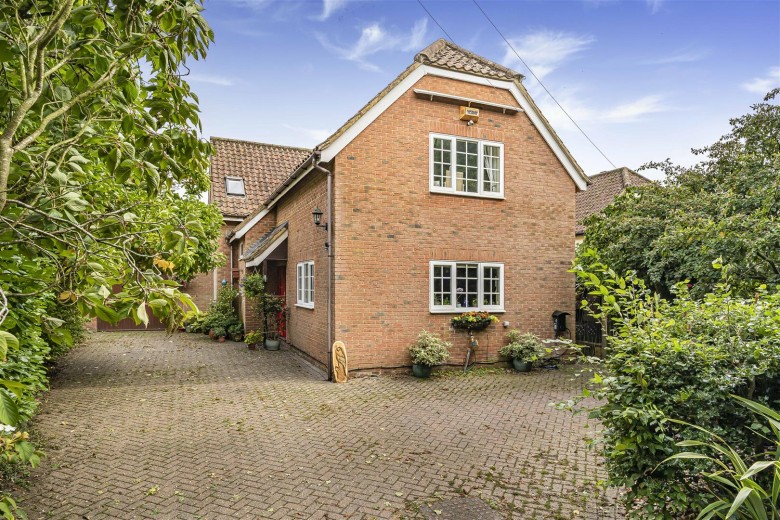 Click the photo for more details of Woodhall Lane, Balsham, Cambridge