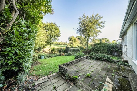 Click the photo for more details of Lonnen Road, Wimborne