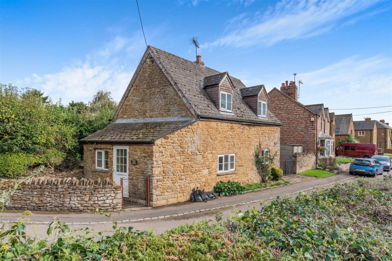 Click the photo for more details of Spring Lane, Little Bourton, Banbury