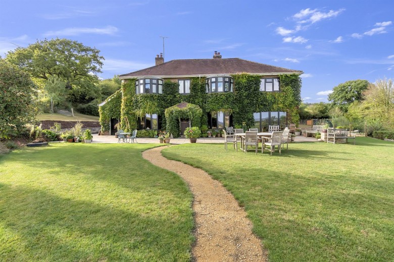 Click the photo for more details of Farway, Colyton
