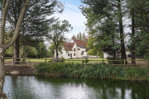 Click the photo for more details of Cutlers Green, Thaxted, Dunmow