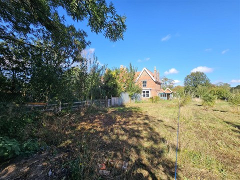 Click the photo for more details of Main Street, Hackthorn, Lincoln