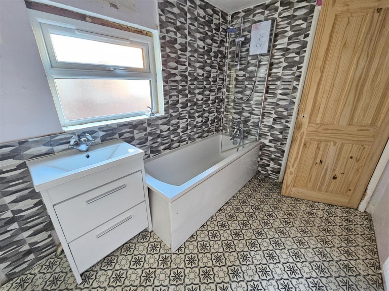 Images for Main Street, Hackthorn, Lincoln