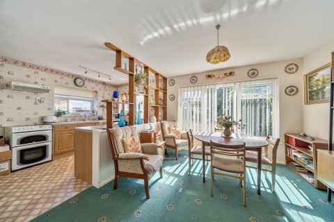 Click the photo for more details of Browning Road, Rugby, CV21
