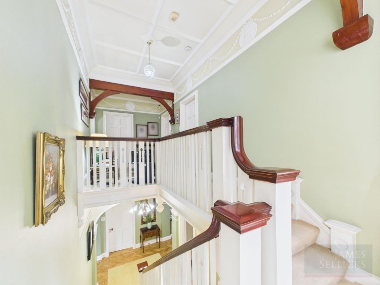 Images for Knighton Grange Road, Oadby, Leicestershire