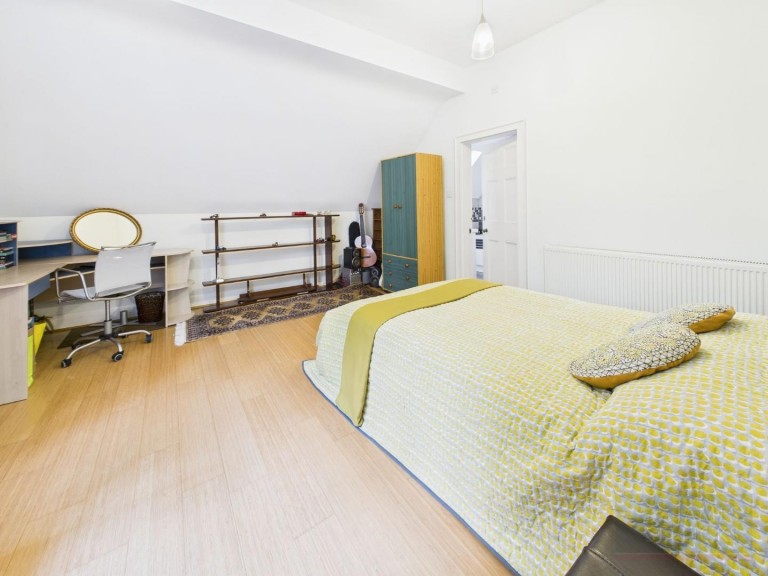 Images for Knighton Grange Road, Oadby, Leicestershire
