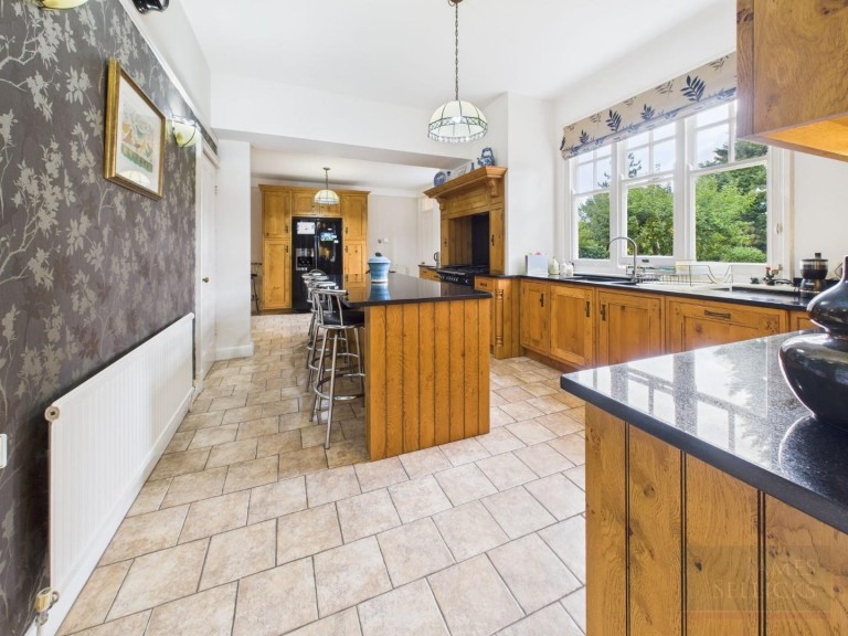 Images for Knighton Grange Road, Oadby, Leicestershire