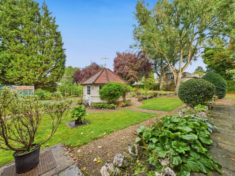 Images for Knighton Grange Road, Oadby, Leicestershire