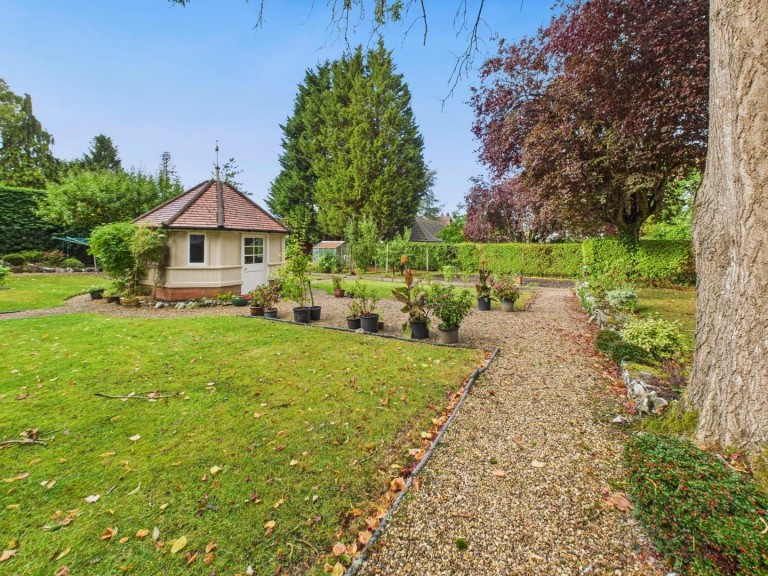 Images for Knighton Grange Road, Oadby, Leicestershire