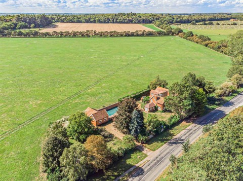 Click the photo for more details of Lynn Road, Weeting