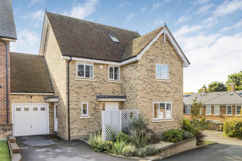Click the photo for more details of Long Row Close, Saffron Walden