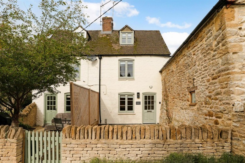 Click the photo for more details of Lower Oddington, Gloucestershire