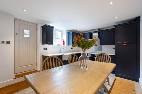 Click the photo for more details of Lower Oddington, Gloucestershire