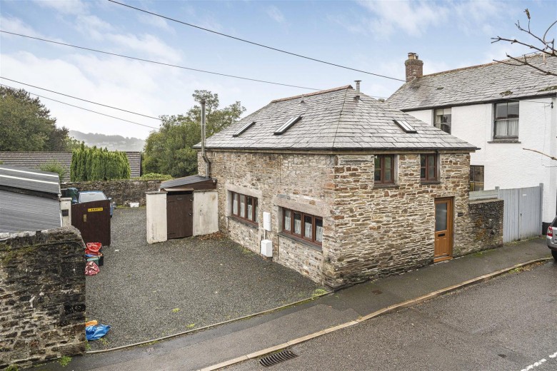 Click the photo for more details of Roydon Road, Launceston