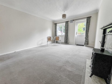 Click the photo for more details of Chapel Gardens, Blandford Forum