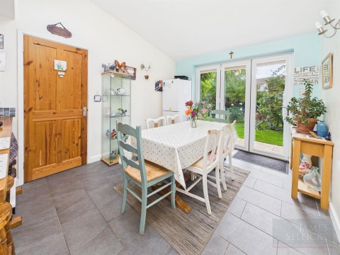 Click the photo for more details of Welland Avenue, Gartree, Market Harborough