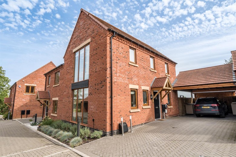 Click the photo for more details of Poplar Close, Overseal, DE12