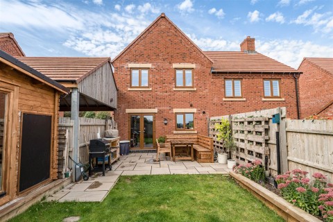 Click the photo for more details of Poplar Close, Overseal, DE12