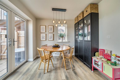 Click the photo for more details of Poplar Close, Overseal, DE12