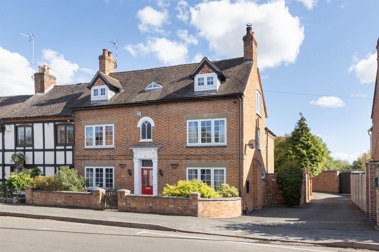 Click the photo for more details of Broad Street, Brinklow, Rugby, CV23