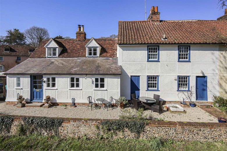 Click the photo for more details of Silver Row, Wendens Ambo, Saffron Walden