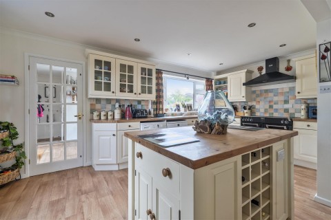 Click the photo for more details of Castle Cary Road, North Cadbury, Somerset