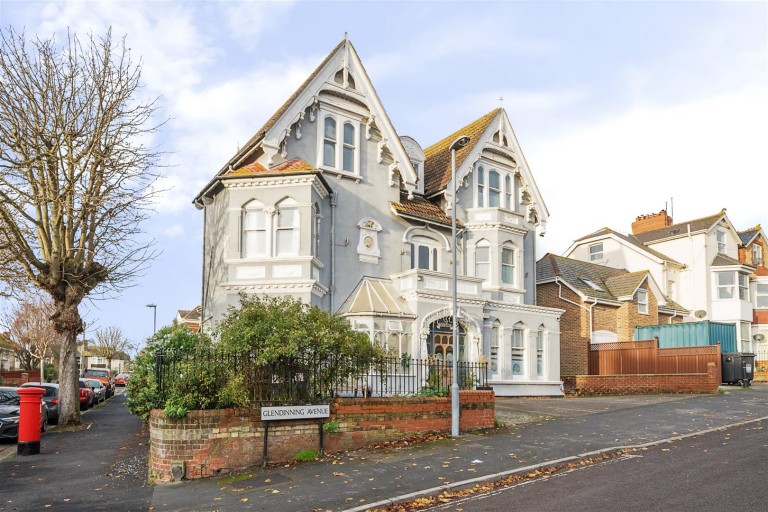 Images for Oaklands Guest House, Glendinning Avenue, Weymouth