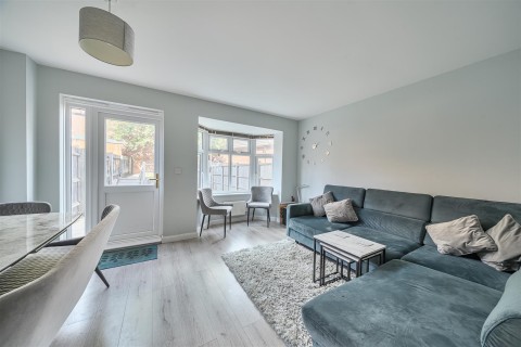 Click the photo for more details of Stowe Drive, Rugby, CV22