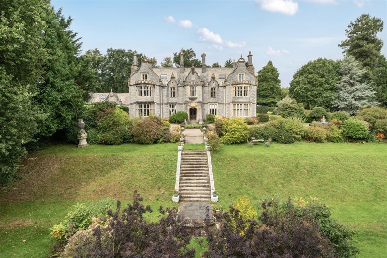 Click the photo for more details of Chudleigh, Newton Abbot
