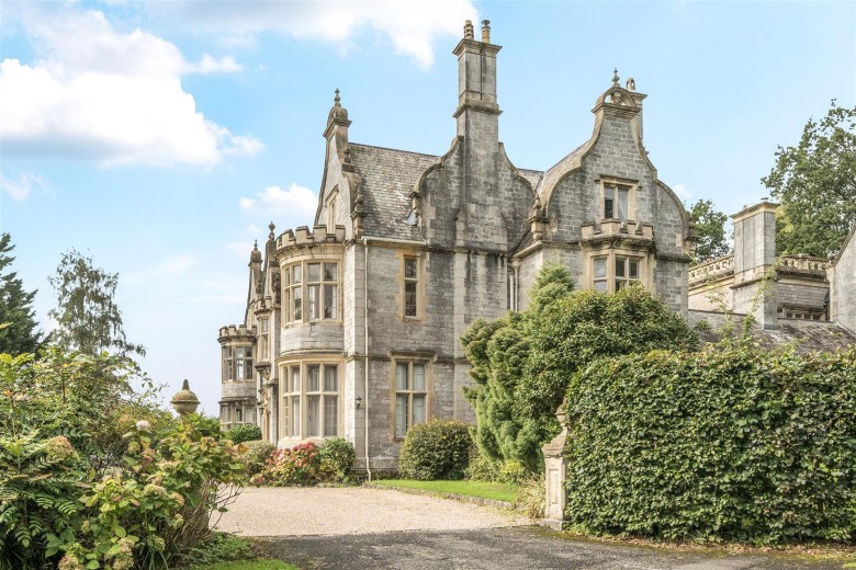 Click the photo for more details of Chudleigh, Newton Abbot