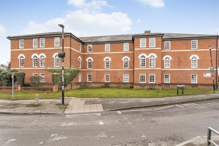 Images for Farmadine House, Saffron Walden