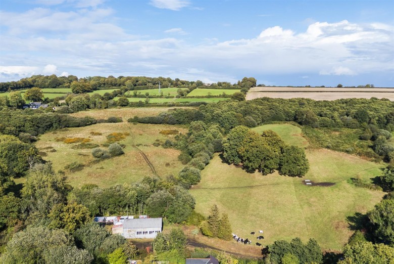 Click the photo for more details of Blackwater, Buckland St. Mary, Chard