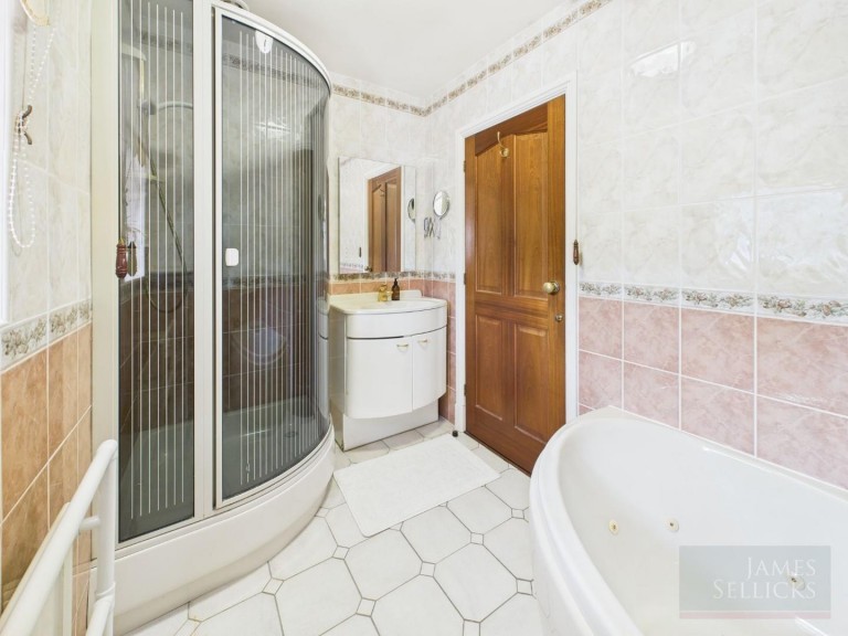 Images for Pulford Drive, Thurnby, Leicestershire