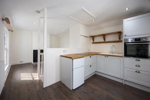 Click the photo for more details of South Street, Yarmouth