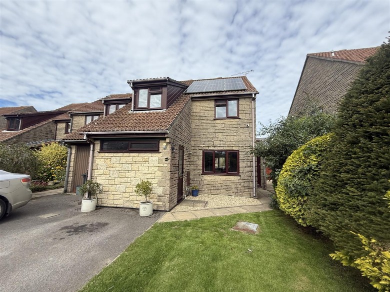 Click the photo for more details of Orchard Mead, Broadwindsor