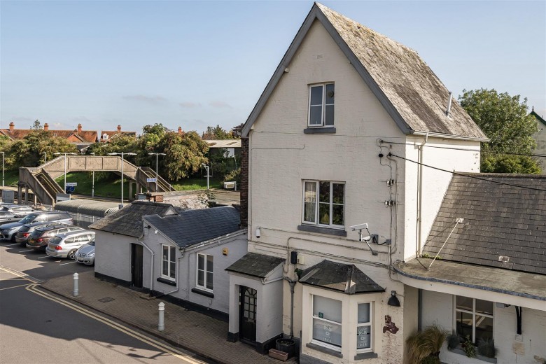 Click the photo for more details of Station Yard, Gillingham