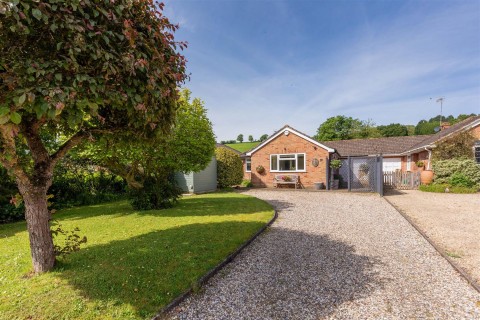 Click the photo for more details of The Green, Middle Assendon