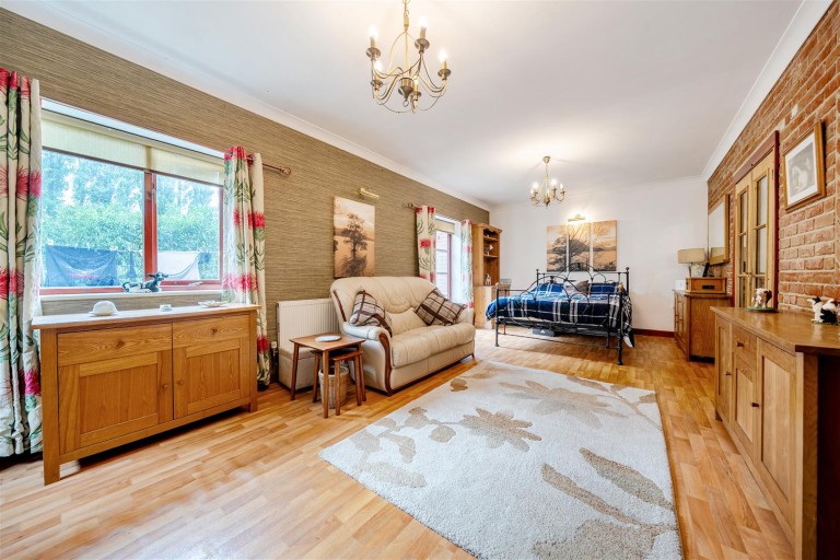 Images for Long Acres Farm, Wangfield Lane, Curdridge, Southampton