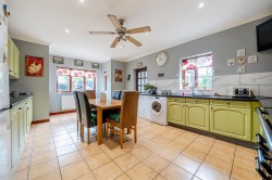 Images for Long Acres Farm, Wangfield Lane, Curdridge, Southampton