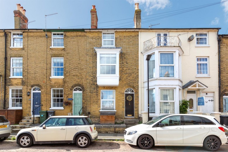 Click the photo for more details of Cowes, Isle of Wight