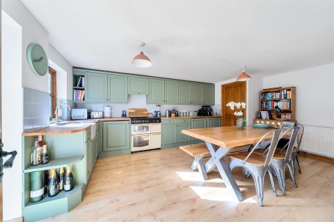 Click the photo for more details of 4 Kensington Court, Washfield, Tiverton