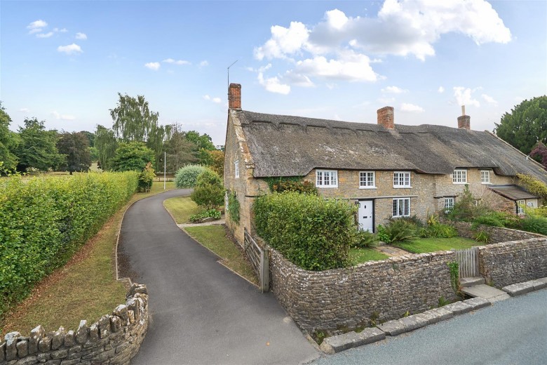 Click the photo for more details of Little Slades, Yeovil