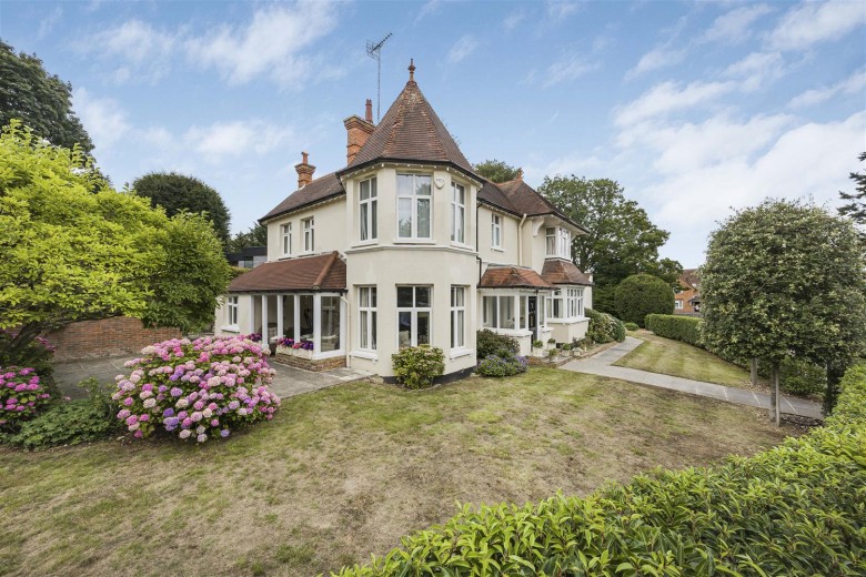 Click the photo for more details of Peppard Lane, Henley-On-Thames